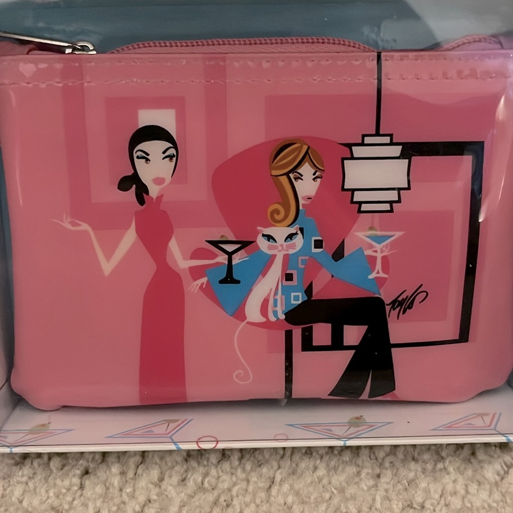VINTAGE HISTORICAL LORD & TAYLOR COSMETIC CASE